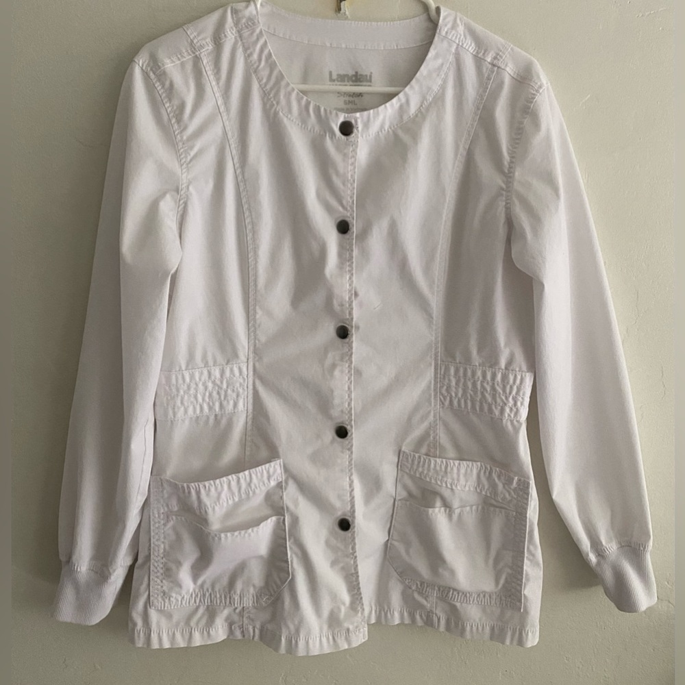 Women’s Landau Lab Coat~~Size S~~HEALTH CARE WOKER NURSES LAB COAT~❤️